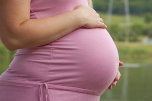 A pregnant woman (Image courtesy of adamr/FreeDigitalPhotos.net