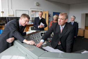 Dr Tim O'Brien talks Prince Andrew through the controls of the Lovell Telescope