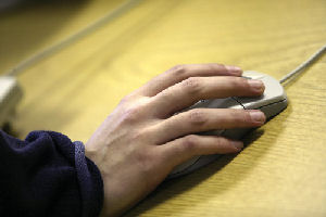 hand on mouse