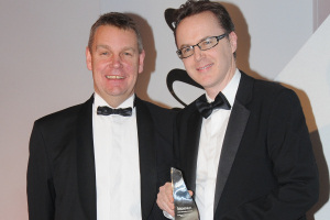 Dr Conor Mulrooney (right) collects the Phagenesis award from Dr Richard Deed.