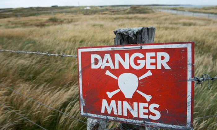 landmines warning notice