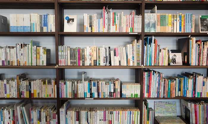 Image of a bookshelf