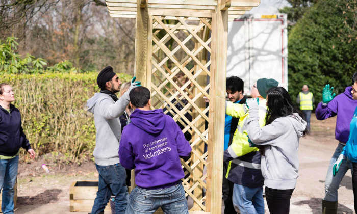 Volunteering in Whitworth Park