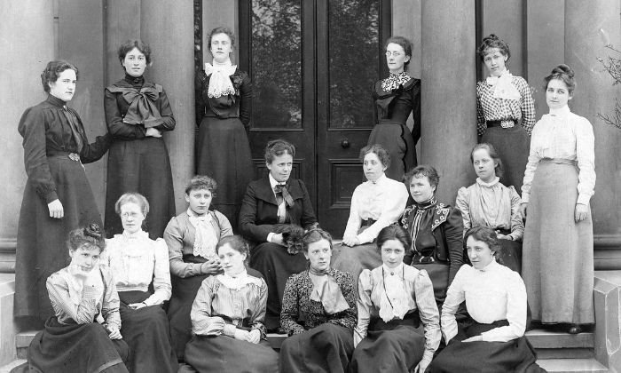 Black and white photo of women at University of Manchester in 1800s